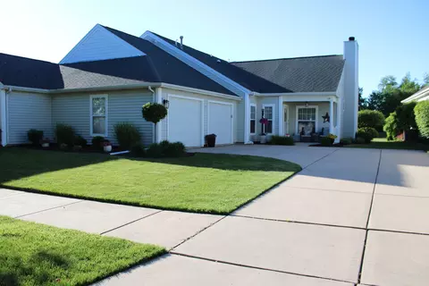 9090 Norris Dr, Hobart, IN 46342