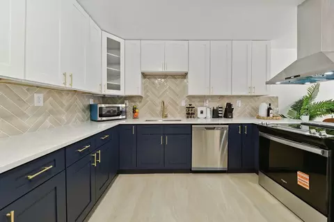 Kitchen - 984 Stevenson St, Gary, IN 46406 photo 3 of 4