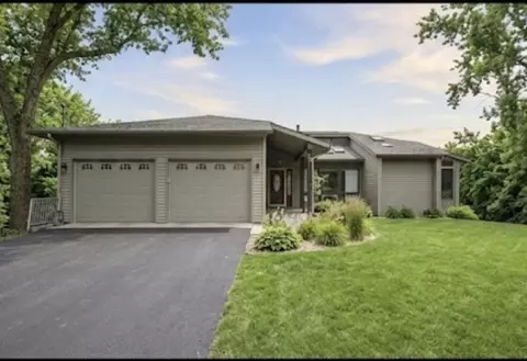 22 Skyline Dr, Portage, IN 46368