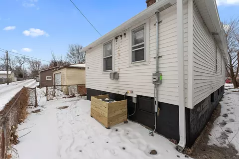 Exterior - 1007 Moss St, Hammond, IN 46320 photo 2 of 3