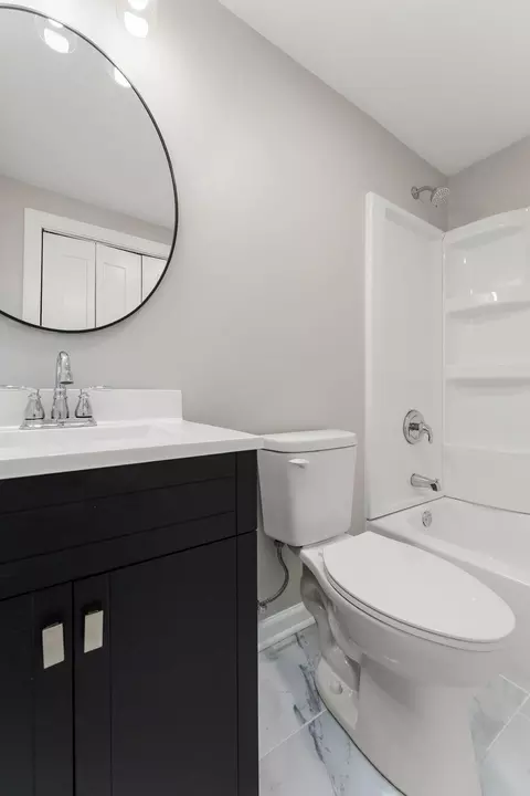 Bath - 1007 Moss St, Hammond, IN 46320 photo 2 of 3