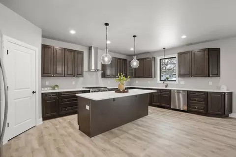 Kitchen - 8201 Castle Dr, Munster, IN 46321 photo 3 of 5