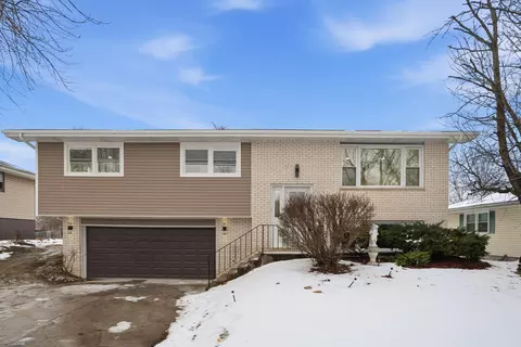 2417 Hickory Dr, Dyer, IN 46311