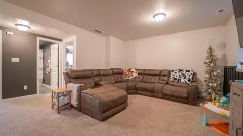 Living - 695 Cross Meadows Dr, Valparaiso, IN 46385 photo 1 of 2
