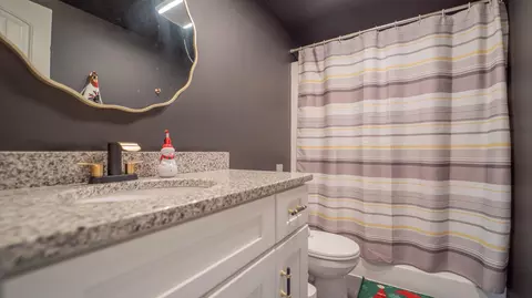 Bath - 695 Cross Meadows Dr, Valparaiso, IN 46385 photo 1 of 3