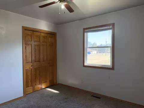 Bedroom - 9103 Estates Dr, De Motte, IN 46310 photo 2 of 8