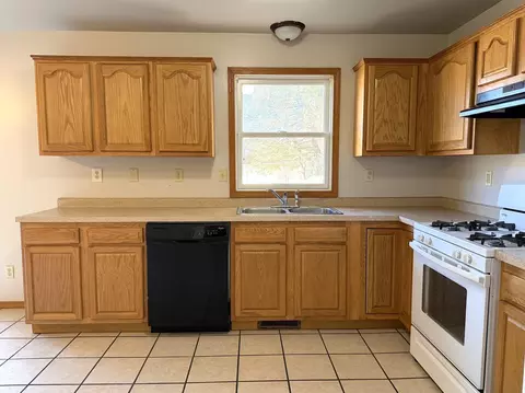 Kitchen - 9103 Estates Dr, De Motte, IN 46310 photo 1 of 3