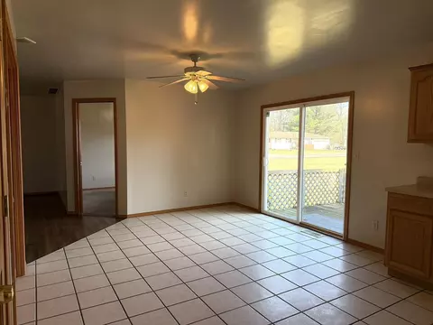 Living - 9103 Estates Dr, De Motte, IN 46310 photo 4 of 4