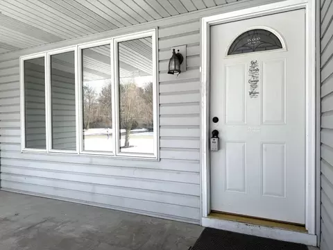 Exterior - 9103 Estates Dr, De Motte, IN 46310 photo 3 of 7