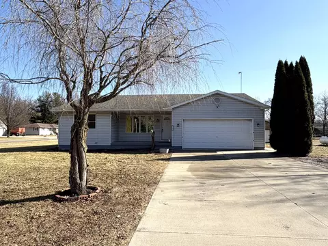 Exterior - 9103 Estates Dr, De Motte, IN 46310 photo 1 of 7