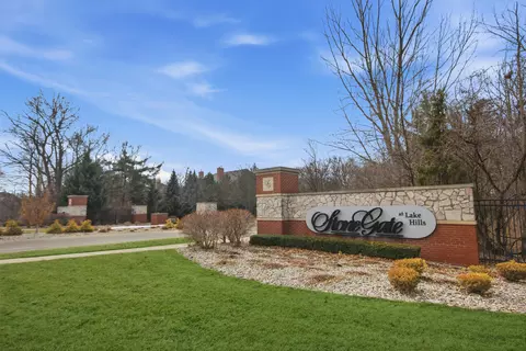 8510 Stonegate Ct, Saint John, IN 46373 photo 6