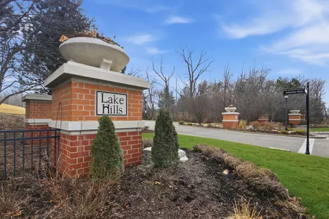 8510 Stonegate Ct, Saint John, IN 46373 photo 7