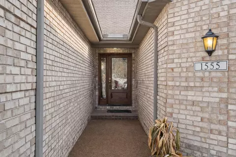 Entry Way - 1555 Maumee Dr, Valparaiso, IN 46385 photo 1 of 4