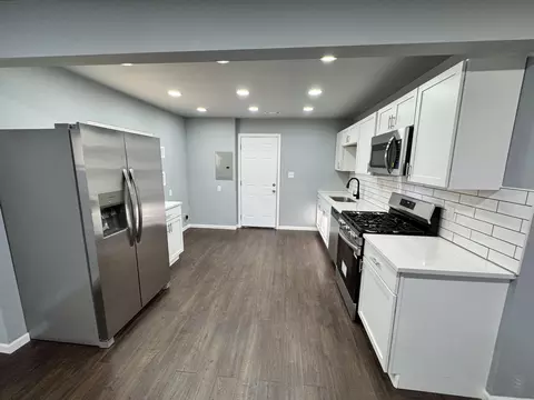 Kitchen - 1824 Central Dr, Gary, IN 46407 photo 3 of 4