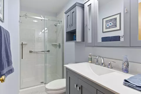 Bath - 713 N Robin Ct, Griffith, IN 46319 photo 1 of 2