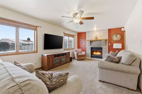 Living - 713 N Robin Ct, Griffith, IN 46319 photo 3 of 3