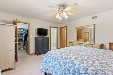 Bedroom - 713 N Robin Ct, Griffith, IN 46319 photo 7 of 9