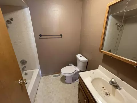 Bath - 332 Maple St, Crown Point, IN 46307 photo 2 of 2