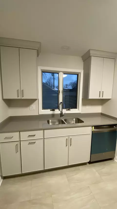 Kitchen - 408 N Griffith Blvd, Griffith, IN 46319 photo 4 of 7