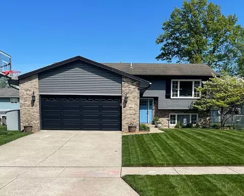 Exterior - 401 N Lillian St, Griffith, IN 46319 photo 1 of 4