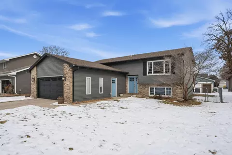 Exterior - 401 N Lillian St, Griffith, IN 46319 photo 2 of 4