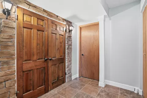 Entry Way - 401 N Lillian St, Griffith, IN 46319 photo 1 of 1