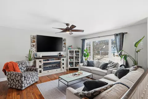 Living - 401 N Lillian St, Griffith, IN 46319 photo 1 of 3