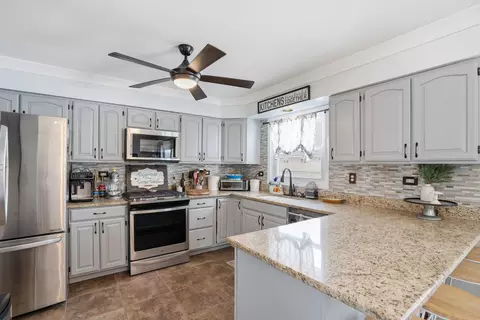 Kitchen - 401 N Lillian St, Griffith, IN 46319 photo 1 of 2