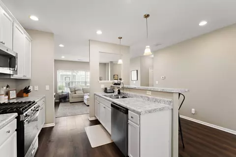 Kitchen - 1062 E 115th Ct, Crown Point, IN 46307 photo 4 of 5