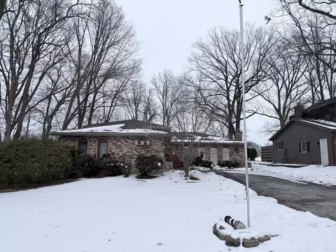 4344 N Lakeshore Dr, Crown Point, IN 46307