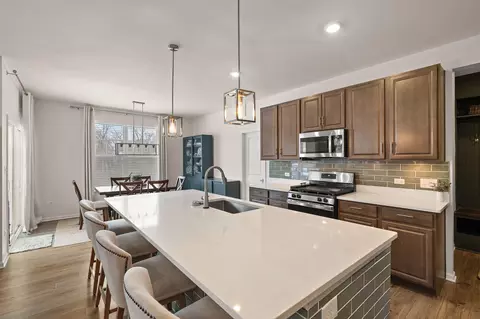 Kitchen - 11343 Clyde Dr, Crown Point, IN 46307 photo 4 of 7