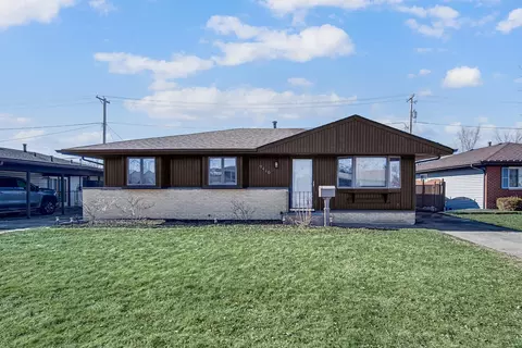 9410 Farmer Dr, Highland, IN 46322