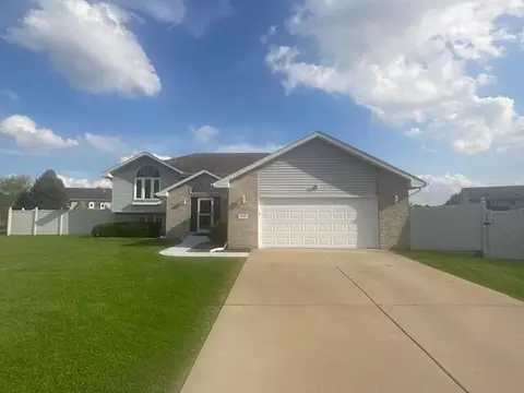 1691 Ruby Ct, Hobart, IN 46342