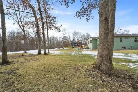Exterior - 8183 Old Oak Dr, De Motte, IN 46310 photo 4 of 7