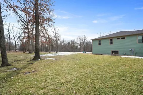 Exterior - 8183 Old Oak Dr, De Motte, IN 46310 photo 3 of 7