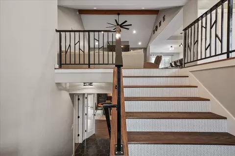 Entry Way - 8183 Old Oak Dr, De Motte, IN 46310 photo 2 of 9