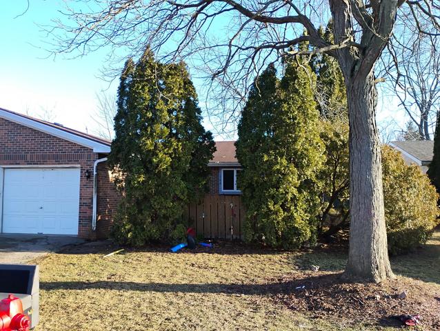 144 Meadows Rd, Crown Point, IN 46307