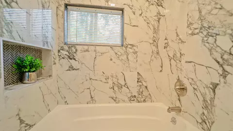 Bath - 845 Floyd St, Gary, IN 46403 photo 2 of 4
