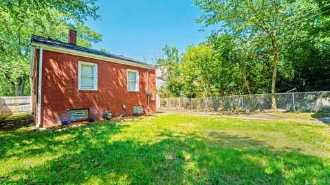 Exterior - 845 Floyd St, Gary, IN 46403 photo 2 of 3