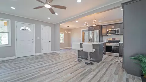 Entry Way - 845 Floyd St, Gary, IN 46403 photo 2 of 5