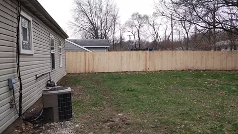 Exterior - 550 S Wayne St, Gary, IN 46403 photo 1 of 2