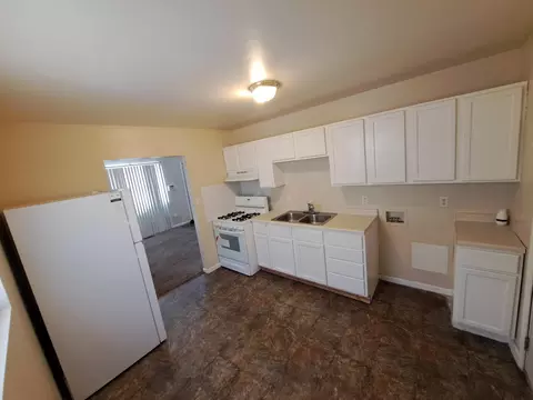 Kitchen - 550 S Wayne St, Gary, IN 46403 photo 3 of 3