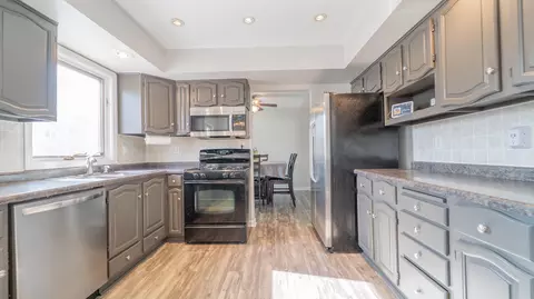 231 Minter Dr, Griffith, IN 46319 photo 5