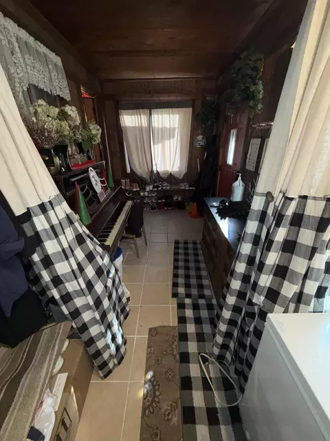 Entry Way - 1623 Central Ave, Whiting, IN 46394 photo 1 of 6