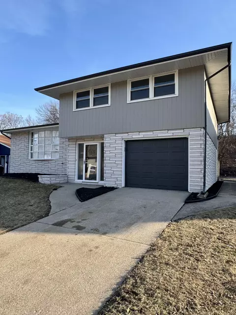 8611 Lakewood Ave, Gary, IN 46403