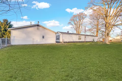 9815 W 236th Ave, Schneider, IN 46376