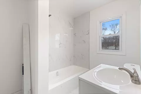 Bath - 4224 W 10th Ave, Gary, IN 46404 photo 2 of 3