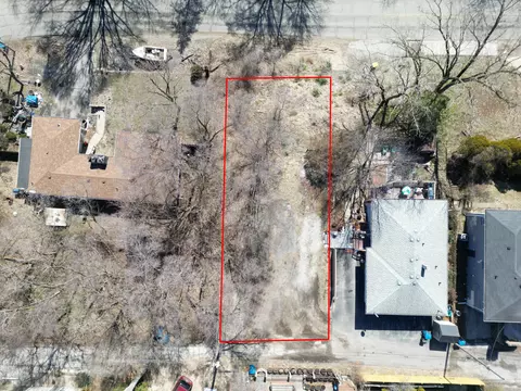 8724 Oak Ave, Gary, IN 46403 photo 2