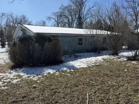 8921 S Main St, Ora, IN 46968