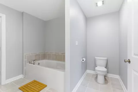 Bath - 13181 Taft St, Crown Point, IN 46307 photo 2 of 5